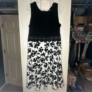 NWT Owin Midi Black and White Floral Designed Dress
